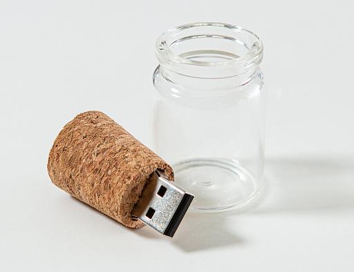 USB klíč lahvička s korkovou zátkou